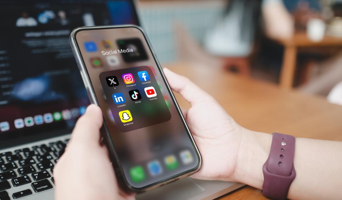 "Social media ne ține copiii captivi". Planul UE care schimbă regulile pentru minori pe TikTok și Instagram