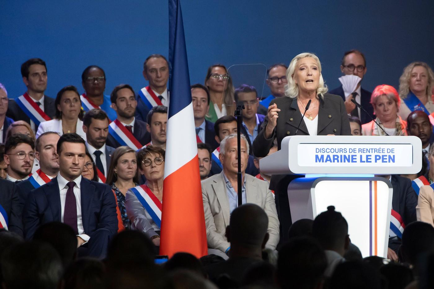 Marine Le Pen, favorită la alegerile din 2027, spune că Franţa nu mai poate ajuta Ucraina ca în prezent