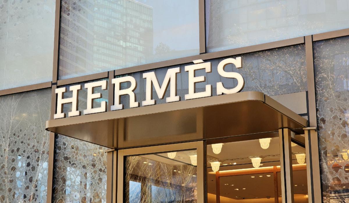 Misterul averii dispărute a unui moştenitor Hermes. Un acord secret semnat cu Louis Vuitton reaprinde războiul