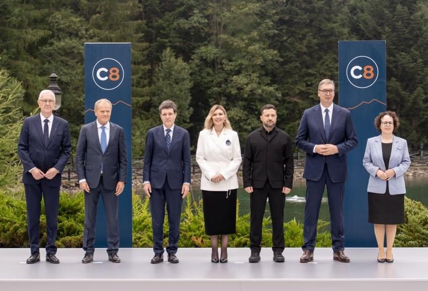 Zelenski a anunțat o nouă "alianță": "Cei 8 din Carpați". Ce rol va avea