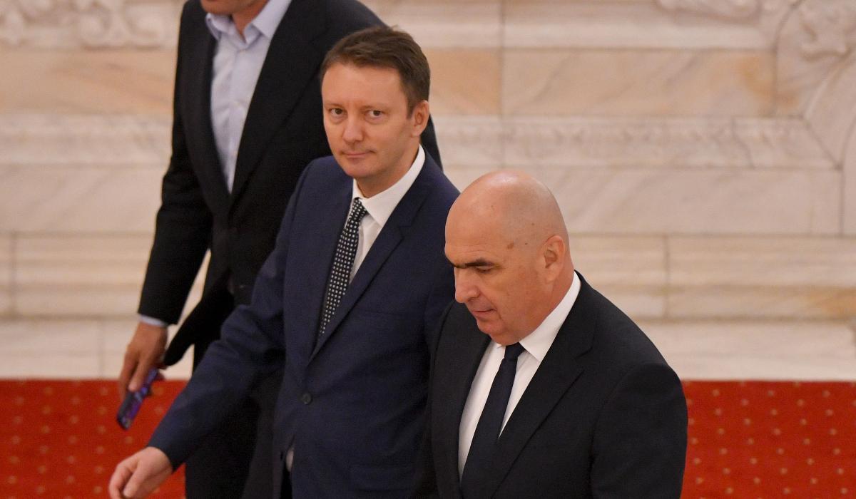 Fitch avertizează: România riscă retrogradarea la "junk" dacă criza politică se prelungește