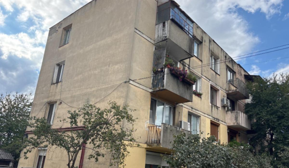 Oraşul în care un apartament cu două camere costă sub 7.000 de euro. ANAF îl scoate la licitaţie