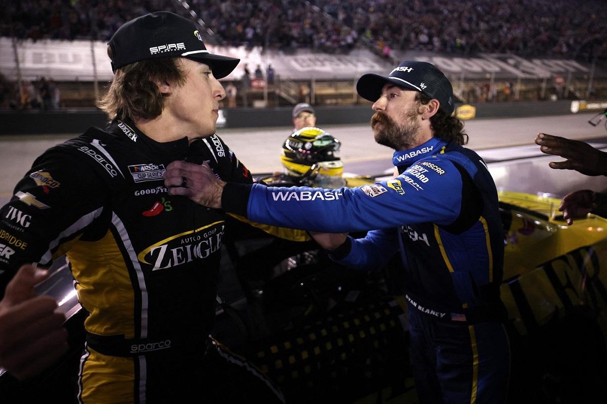 Doi piloţi s-au luat la bătaie după o cursă NASCAR