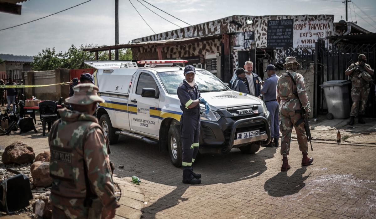 Masacru în Africa de Sud. Cel puțin 27 de morți în urma a două atacuri armate, în Cape Town și Johannesburg