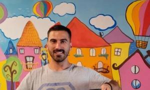 Și-a dat demisia și a renunțat la mașină ca să-și cumpere pământ. Afacerea cu care a dat lovitura