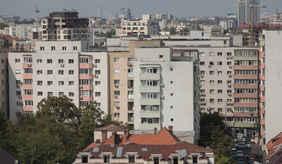 Cât din salariu îi mănâncă rata unui bucureștean. Calculul pentru un apartament cu două camere