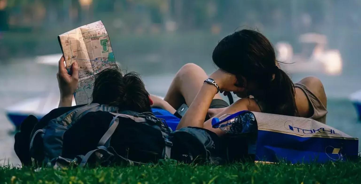 Zile libere în 2027. Când pică sărbătorile legale și câte minivacanțe sunt