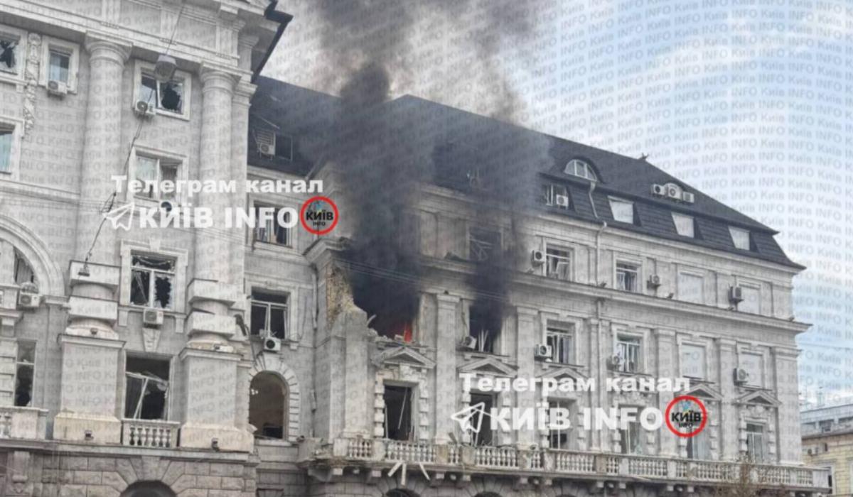 Sediul serviciului secret ucrainean din Kiev, lovit de o dronă rusească. Zelenski cere un răspuns "în oglindă"