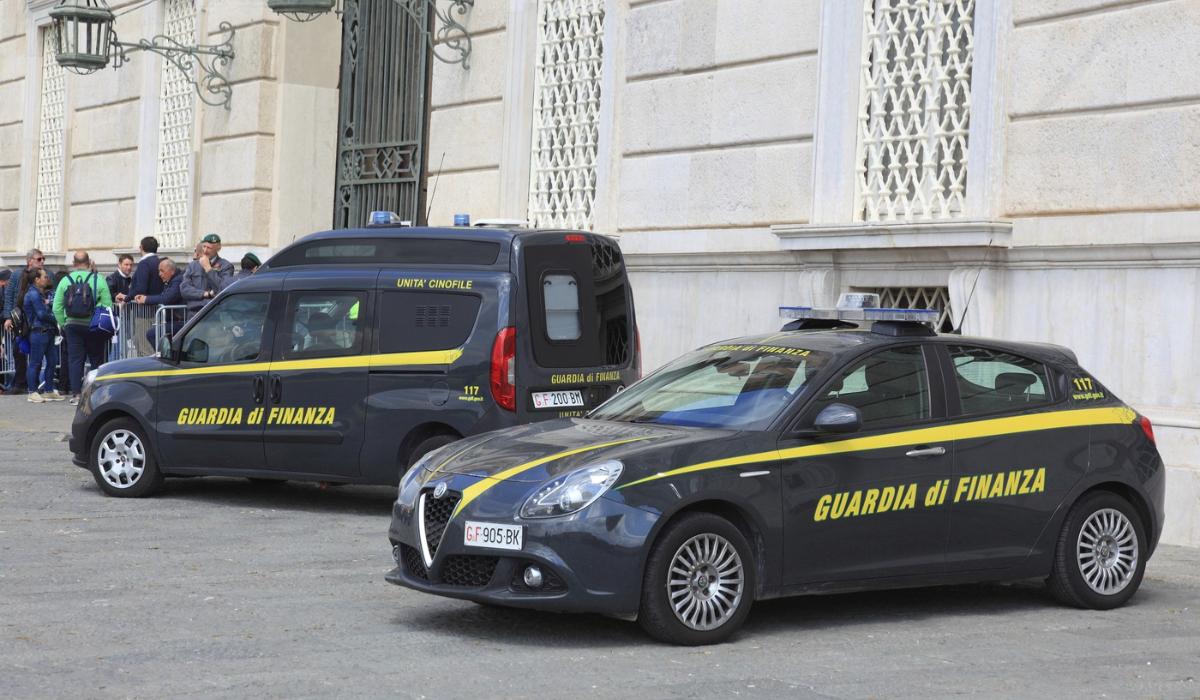 Greșeala care a costat-o 600.000 de euro pe o femeie oprită la vama din Italia. Ce avea în valiză
