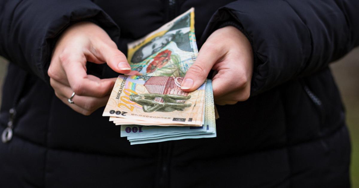 Apare o nouă bancnotă de 100 de lei. Anunțul BNR