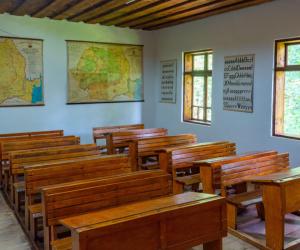 Judeţul cu 124 de şcoli fără autorizaţie sanitară. 12 încă au toaletele în curte