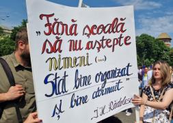 Protest al profesorilor, acum, în București. Premierul Ciucă, întâlnire cu sindicaliștii pentru o nouă rundă de negocieri