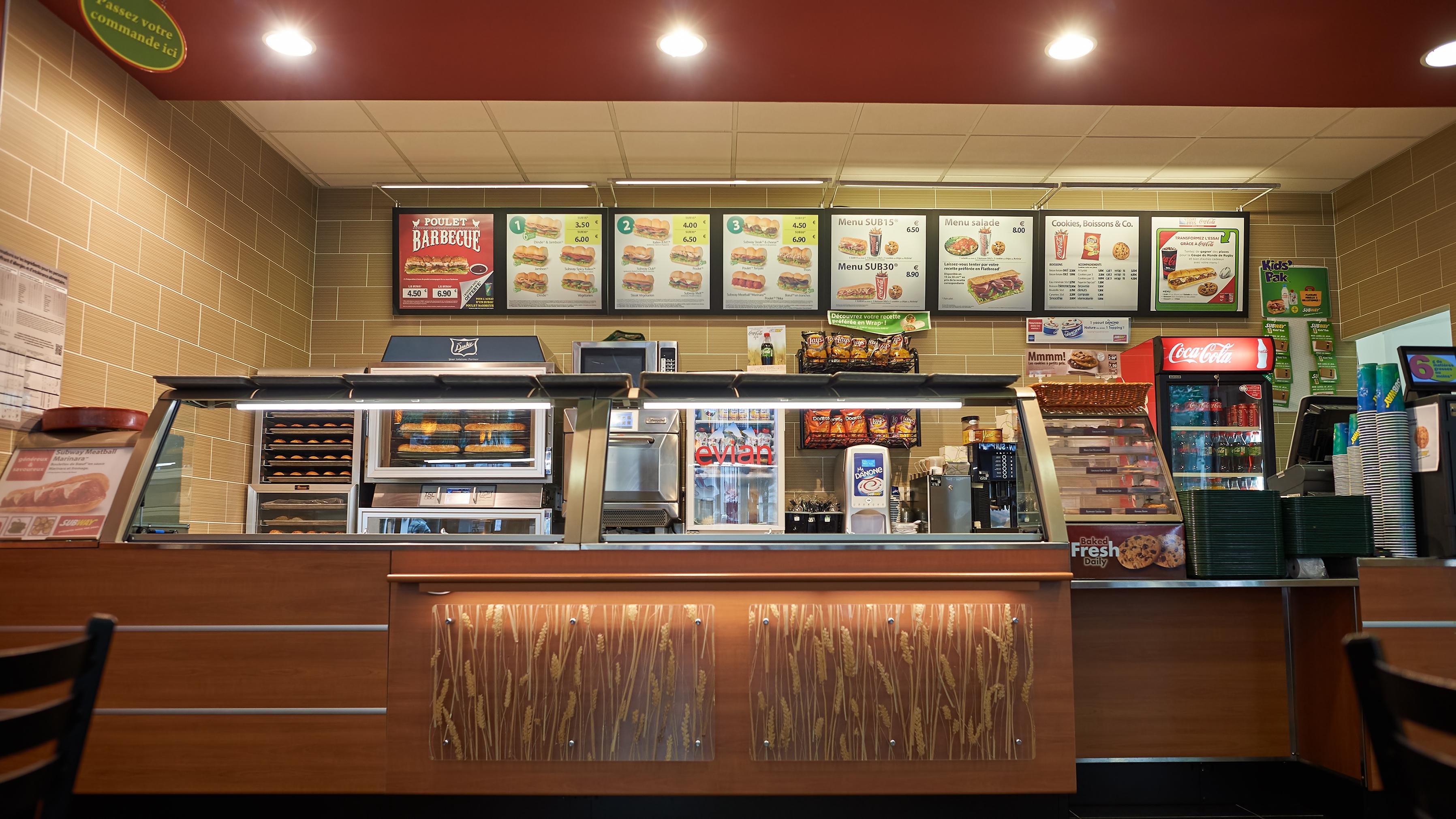 Fast Food Rutye Image Un gigant al industriei fast-foodului, cu restaurante în 100 de țări ...