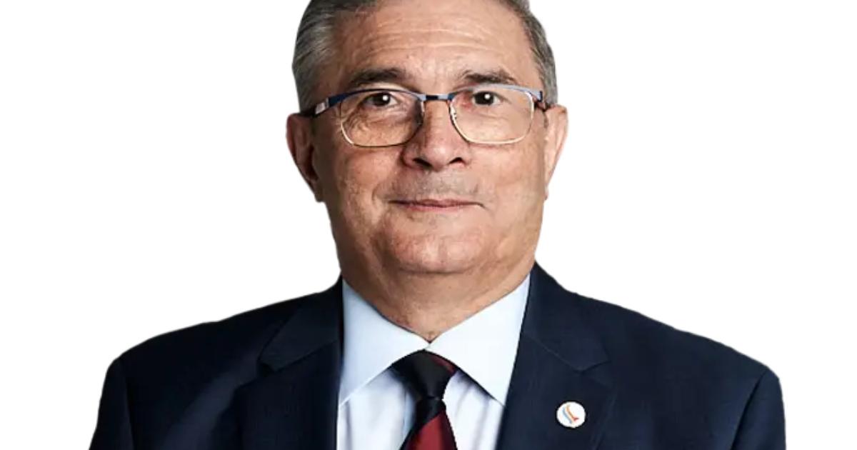Portretul lui Silviu Predoiu, candidat la alegerile prezidenţiale 2024 ...