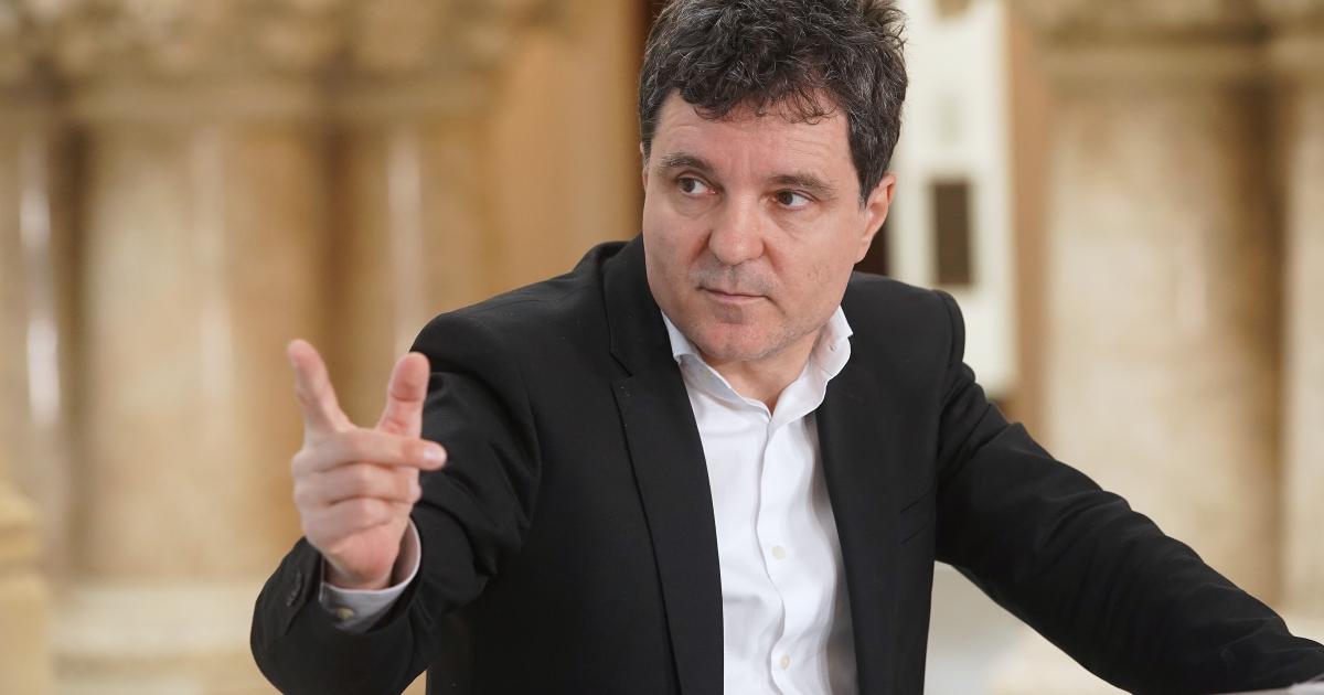 Ctp Module Picture Nicușor Dan critică gesturile susținătorilor lui Călin Georgescu la ...