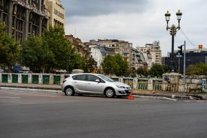 Începe ridicarea mașinilor parcate ilegal în București. Cum vor putea șoferii să identifice parcările publice cu taxă