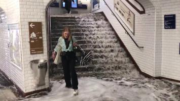 Furtunile violente au inundat staţiile de metrou din Paris: "Într-o oră a plouat cât pentru o lună întreagă"