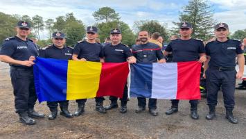 Cei 77 de pompieri români care au ajutat la stingerea incendiilor din Franța, timp de o săptămână, au încheiat misiunea și se întorc în țară