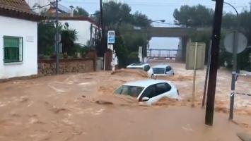 O ploaie torenţială a făcut prăpăd în Tarragona, Spania. Festival tradiţional, anulat pentru siguranţa oamenilor, după ce mai multe străzi s-au inundat