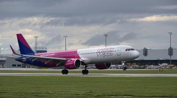 "Ne-au anunţat cu două ore înainte". Sute de pasageri s-au trezit cu zborul anulat, chiar înainte să urce în avion: cum se apără Wizz Air