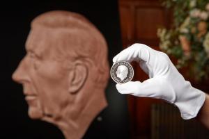 Portretul regelui Charles al III-lea, care va figura pe monede britanice, a fost dezvăluit