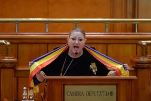 "Sunteţi în România, băi, nu vă este ruşine!" Diana Șoșoacă, în centrul atenției la ședința solemnă din Parlament