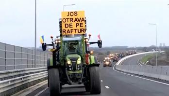 "Fără sprijinul statului, în 6 luni închidem jumătate din ferme". Protest cu tractoare pe străzile din Satu Mare