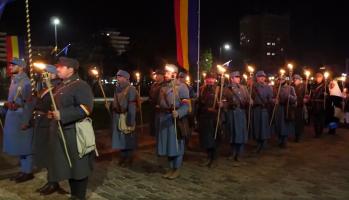 "E prima dată când văd. E senzaţional!". La Alba Iulia, voluntarii Gărzii Naţionale au îmbrăcat uniforme purtate în Primul Război Mondial