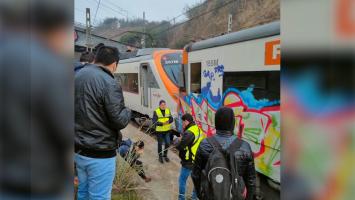 Mărturiile pasagerilor din trenuri, după accidentul feroviar de lângă Barcelona. 155 de oameni au fost răniţi