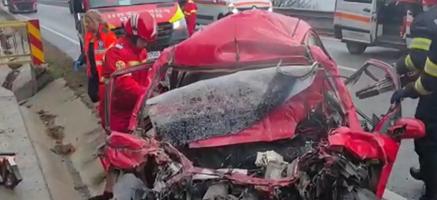Un tată şi fiul său au pierit într-un cumplit accident în Mehedinţi: şoferul a intrat pe contrasens şi au fost spulberaţi de un TIR