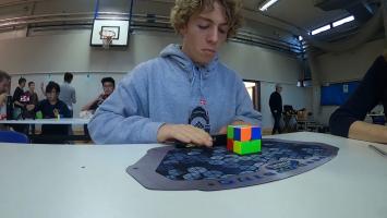 Demonstraţie de Cartea Recordurilor: cât de repede rezolvă campionul George Scholey cubul Rubik