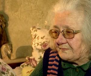 Ajutor pentru Elena, care la 85 de ani a anunţat la 112 că moare de frig şi singurătate. 
