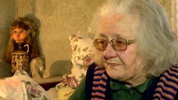 Ajutor pentru Elena, care la 85 de ani a anunţat la 112 că moare de frig şi singurătate. "Nu am pe nimeni"