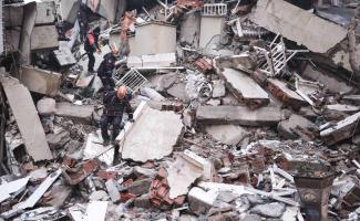 Fenomenul de "parter flexibil", explicația pentru prăbușirea majorității clădirilor după cutremurele din Turcia și Siria