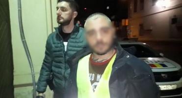 Italianul fugit în România după ce și-a ucis prietenul din copilărie a încercat să evadeze în timpul extrădării
