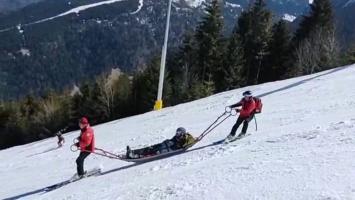 Băiat de 10 ani, accidentat pe o pârtie de schi din Sinaia. A fost preluat de un elicopter, după ce a suferit o dublă fractură de tibie şi peroneu