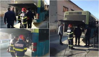 Un autobuz a luat foc în mers, în Oradea. Incendiul ar fi pornit în urma unei defecțiuni la motor. Aproximativ 20 de călători, evacuați