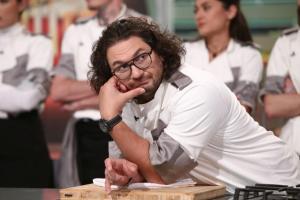 Diseară se refac echipele la Chefi la cuțite: Florin Dumitrescu aduce concurenți noi din bootcamp Show-ul culinar, lider de audiență