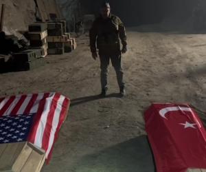 Evgheni Prigojin s-a filmat la Bahmut lângă sicriele unui american şi unui turc, acoperite de steaguri: Așa îl vom preda Statelor Unite ale Americii
