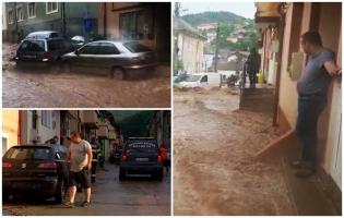 Inundaţii cum localnicii din Reşiţa n-au mai văzut. Urmează o noapte albă în oraşul măturat de puhoaie