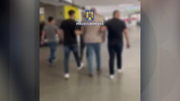 Hoţ "specializat" în furturi din mall-uri, prins de poliţişti într-un mall din Bucureşti. Bărbatul era dat în urmărire naţională şi internaţională