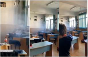 Momentul în care telefonul mobil al unui elev a luat foc din senin, în timpul orelor, la o şcoală din Cluj