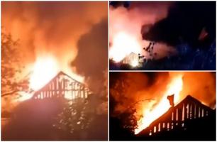 Incendiu devastator la o casă din Sighetu Marmaţiei. Vecinii au încercat să sară în ajutorul proprietarilor, dar flăcările erau mult prea mari