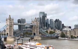 Haos în Londra după ce Tower Bridge s-a blocat. Şoferii au format cozi kilometrice pe ambele sensuri
