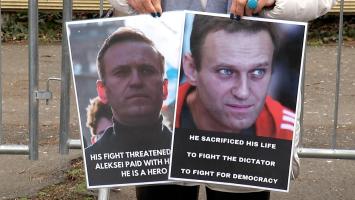 Familia lui Navalnîi nu este lăsată să-i vadă cadavrul, pentru a treia zi consecutiv. Autorităţile ruse spun că-l vor preda când vor încheia ancheta