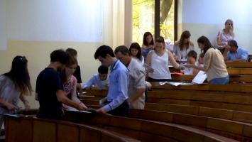 Universităţile din România care introduc sesiunea de preadmitere 2024. Elevii care nu intră au o a doua şansă la vară