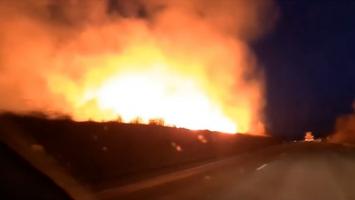 Incendii de vegetaţie în Caraş Severin. Flăcările erau atât de înalte încât se puteau vedea de la mare distanţă