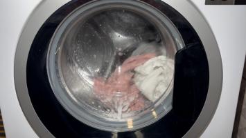 Maşina de spălat sau aspiratorul pot aduce amenzi de 1.500 de lei. Între ce ore au fost interzise la blocuri