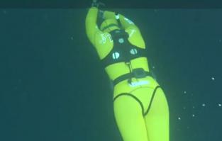 O italiancă, record mondial în ape îngheţate. Valentina Cafolla a reuşit să se scufunde timp de un minut şi 40 de secunde la 140 de metri adâncime