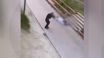 Un bărbat din Algeria a semănat moarte pe străzile din Bordeaux. După ce a înjunghiat doi oameni, a fost lichidat de poliţişti